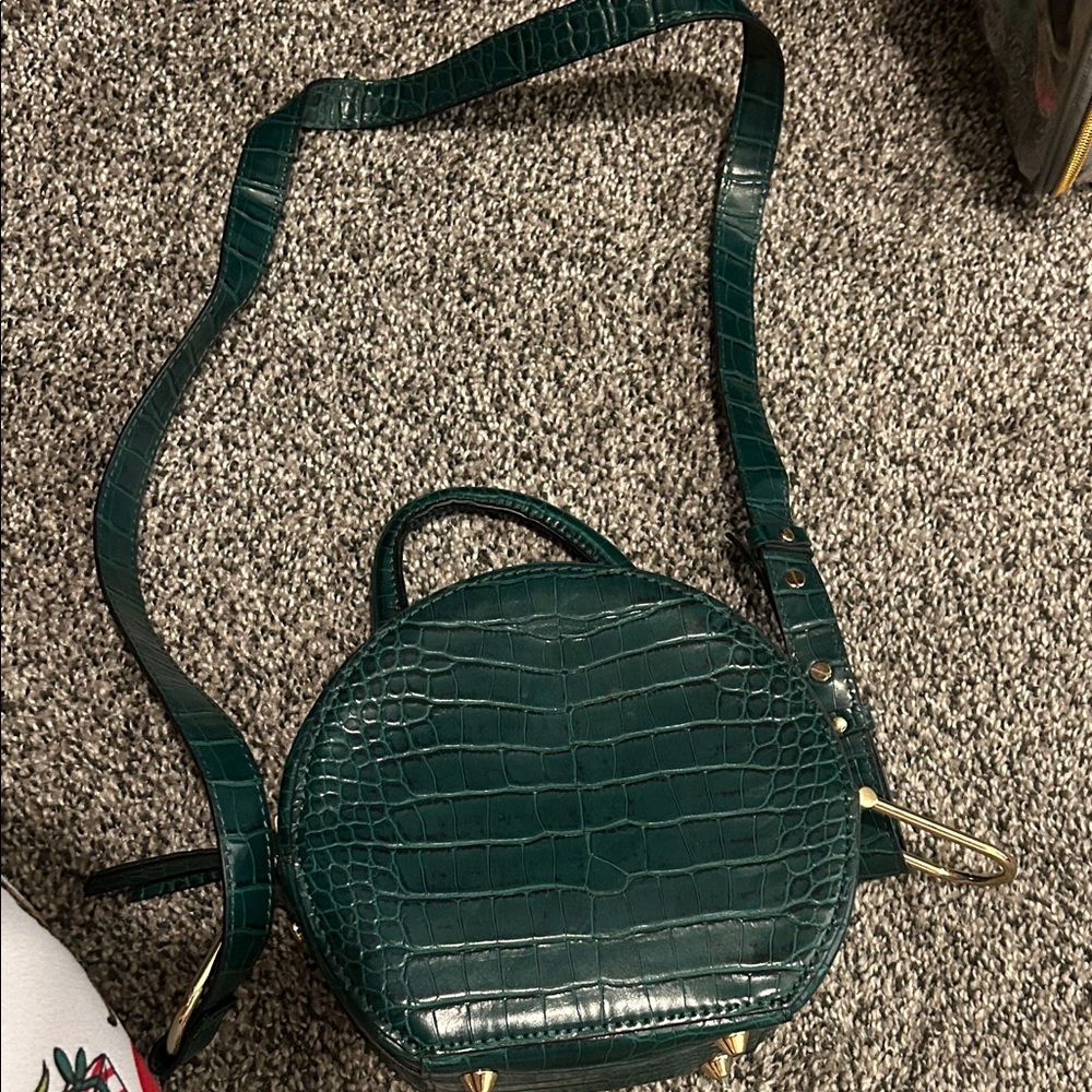 Topshop Dark Green Croc-Embossed Crossbody Bag